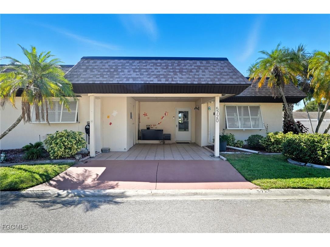 5720 Bass Circle Fort Myers FL 33919 2025015087 image1