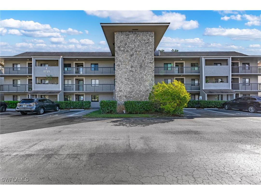 5725 Gage Lane #E102 Naples FL 34113 225002890 image1