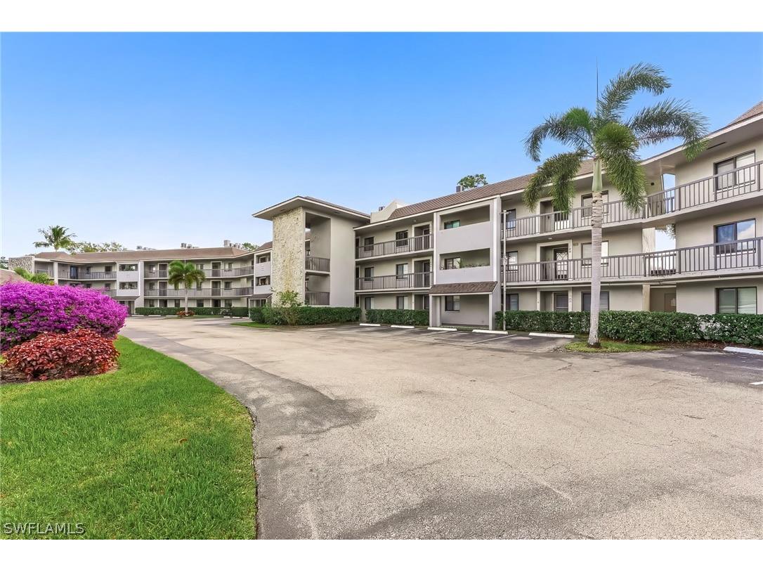 5725 Gage Lane #E301 Naples FL 34113 226009037 image1