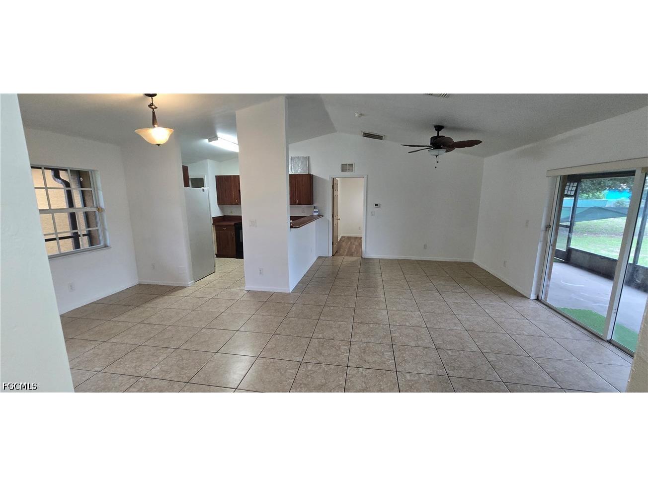 573 Bell Boulevard S Lehigh Acres FL 33974 2026023279 image2