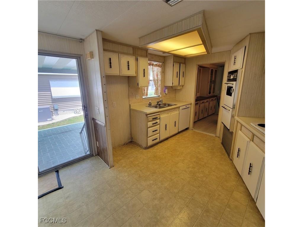 573 Hogan Drive North Fort Myers FL 33903 2025019779 image10