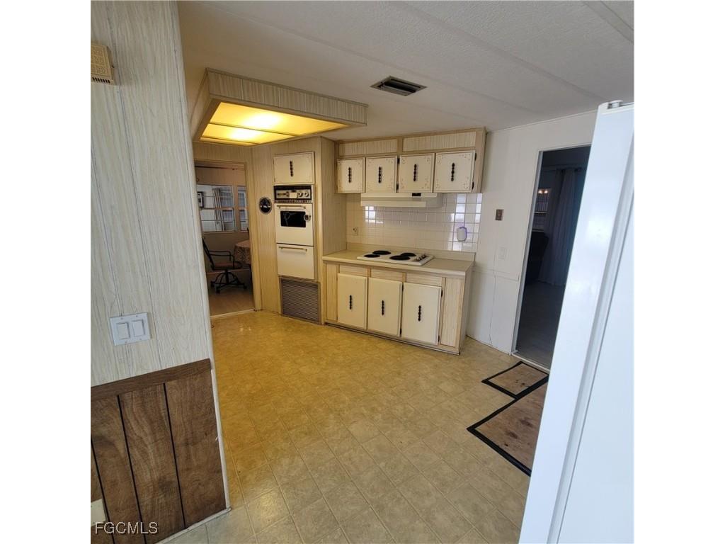 573 Hogan Drive North Fort Myers FL 33903 2025019779 image14