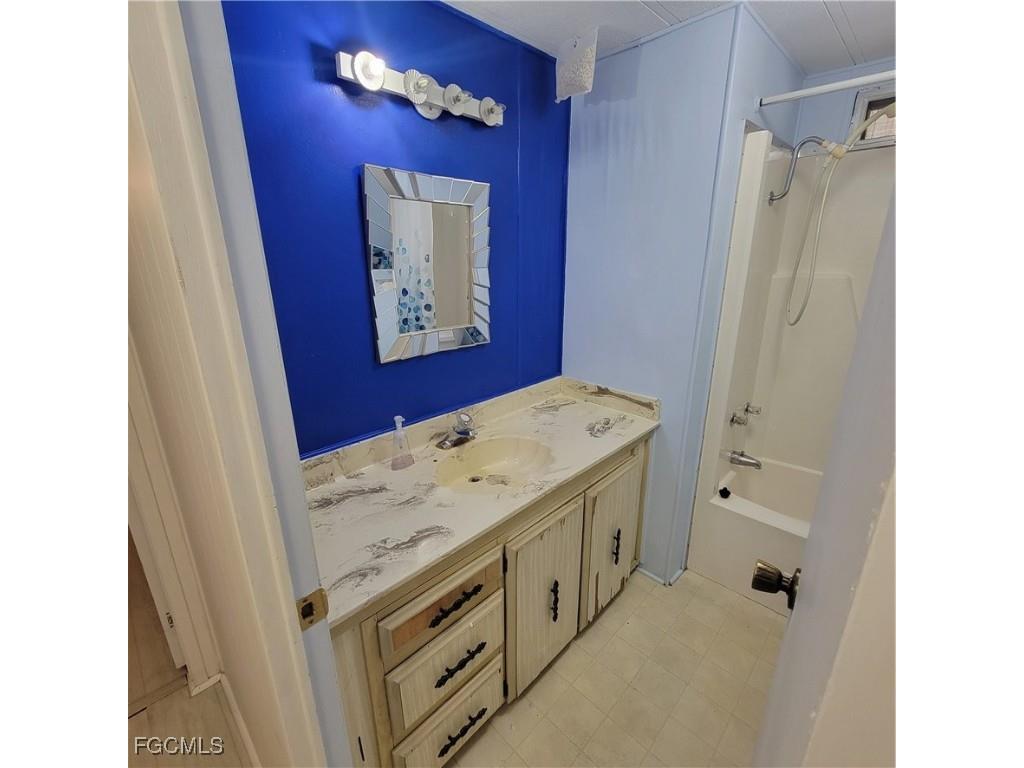 573 Hogan Drive North Fort Myers FL 33903 2025019779 image18