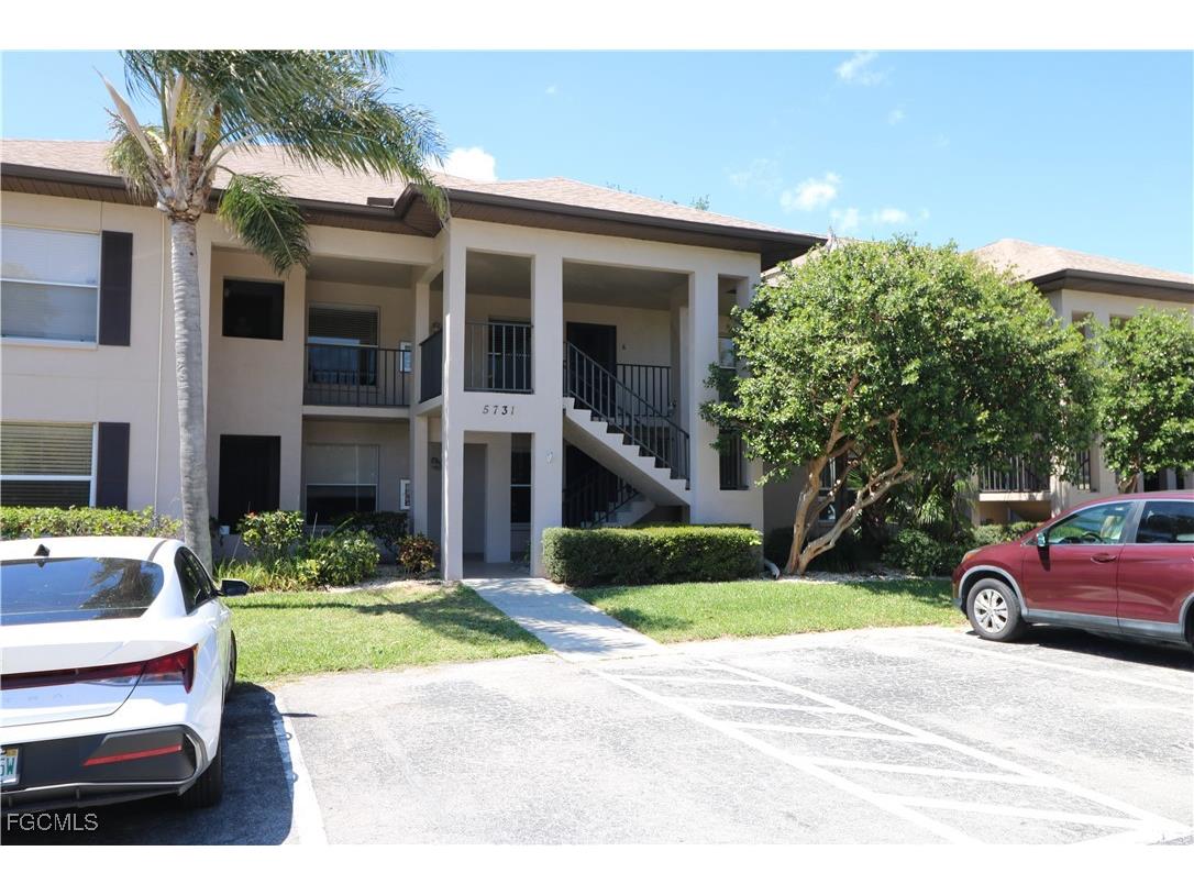 5731 Foxlake Drive #6 North Fort Myers FL 33917 2025013164 image1