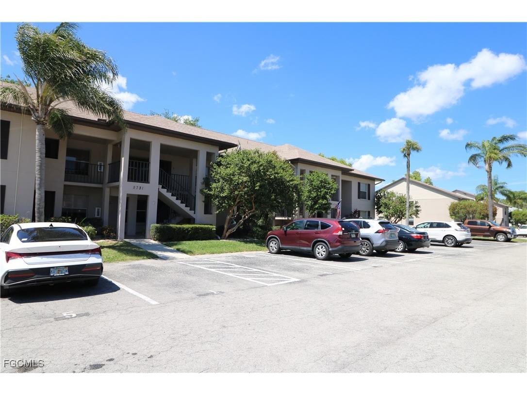 5731 Foxlake Drive #6 North Fort Myers FL 33917 2025013164 image2