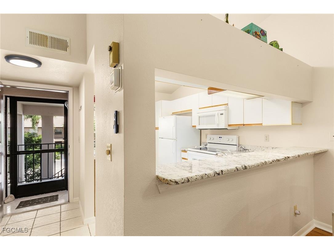 5731 Foxlake Drive #6 North Fort Myers FL 33917 2025013164 image9