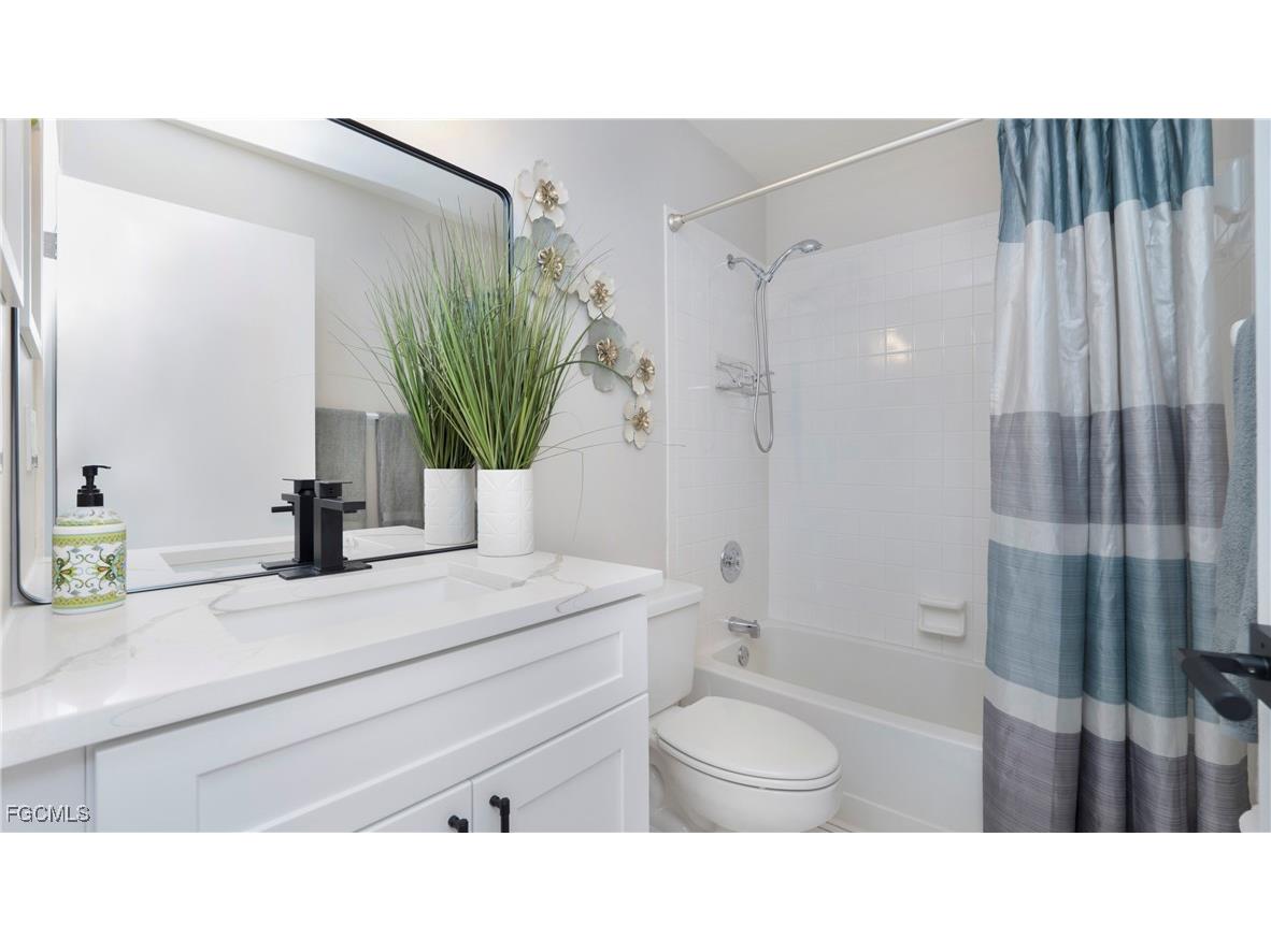 5731 Foxlake Drive #8 North Fort Myers FL 33917 2025017095 image15