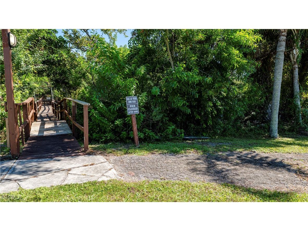5731 Foxlake Drive #8 North Fort Myers FL 33917 2025017095 image25