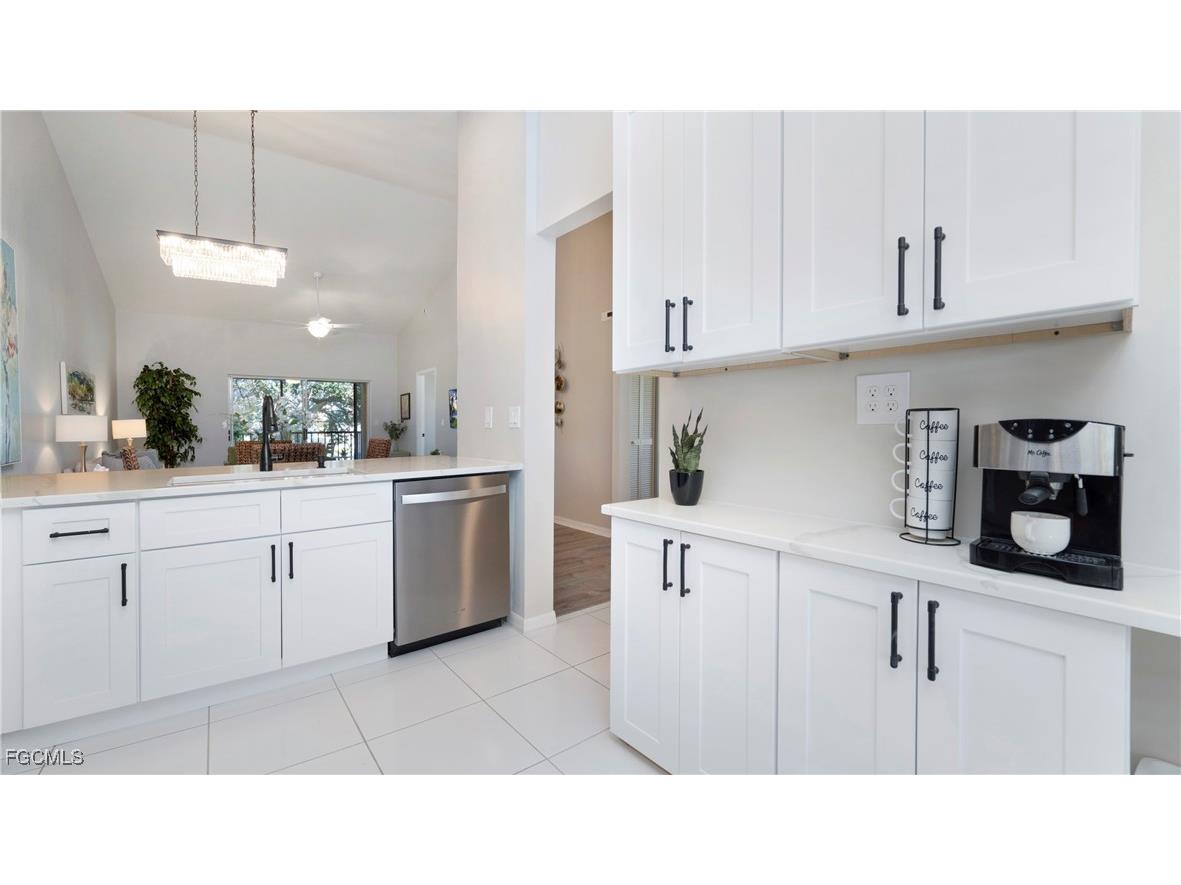 5731 Foxlake Drive #8 North Fort Myers FL 33917 2025017095 image7