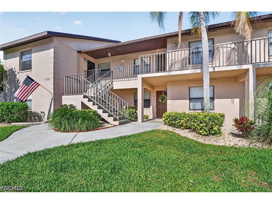 5735 Foxlake Drive #2 North Fort Myers FL 33917 2026018530 image1