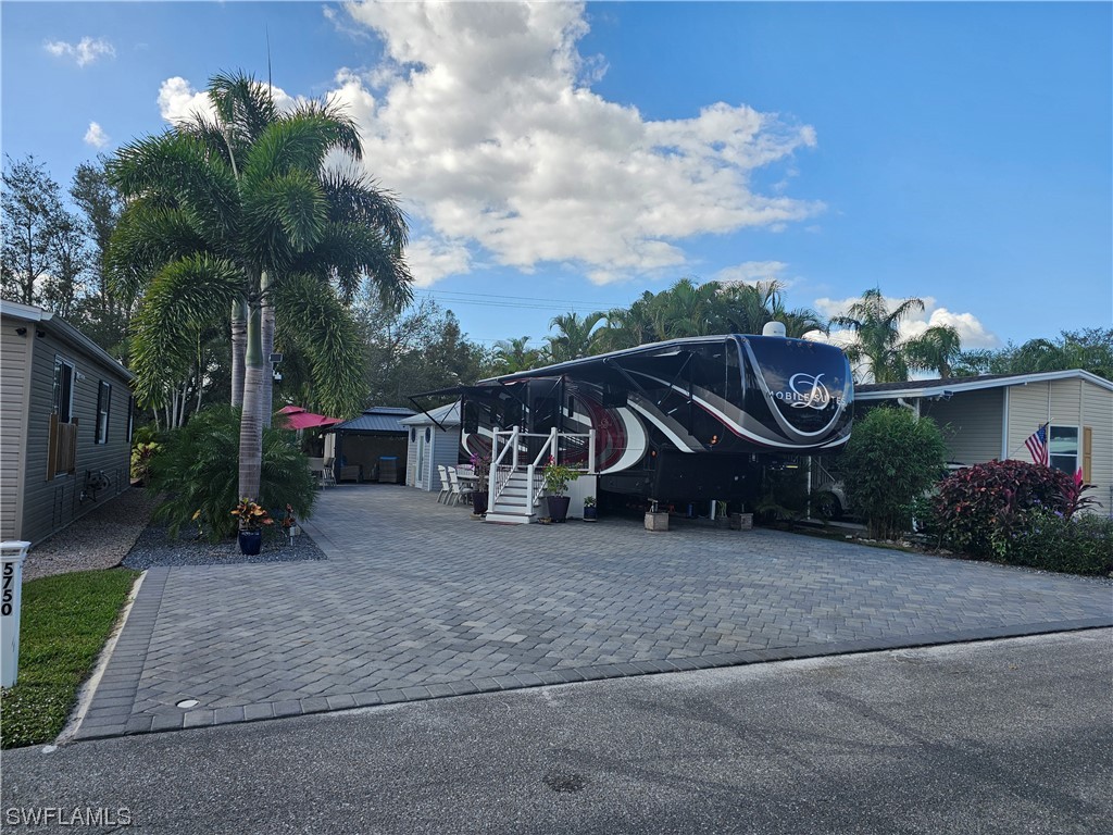 5740 Maplewood Court Fort Myers FL 33905 224005999 image1