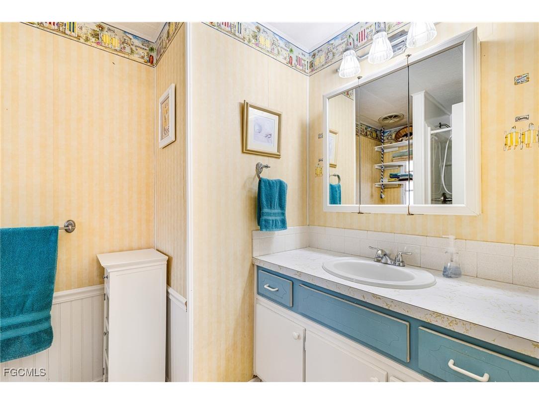 5744 Captain John Smith Loop North Fort Myers FL 33917 2025024040 image17