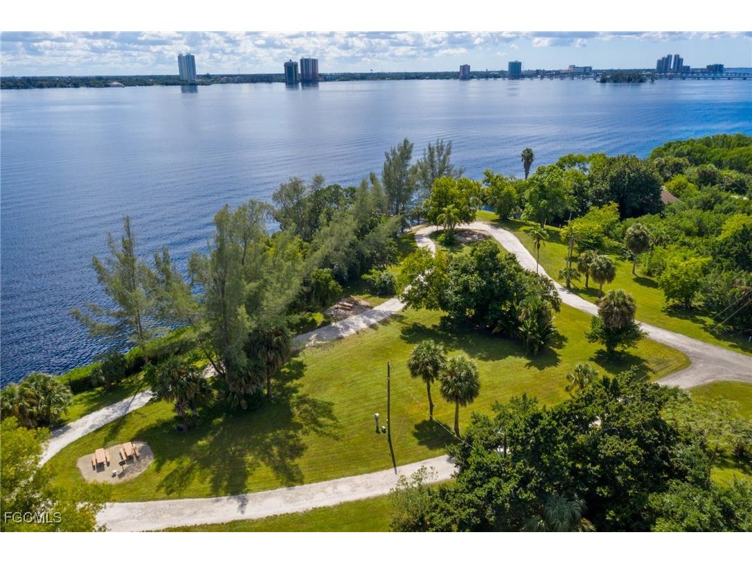 5744 Captain John Smith Loop North Fort Myers FL 33917 2025024040 image34