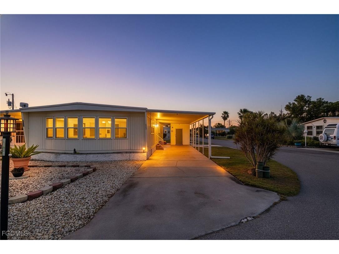 5744 Captain John Smith Loop North Fort Myers FL 33917 2025024040 image39