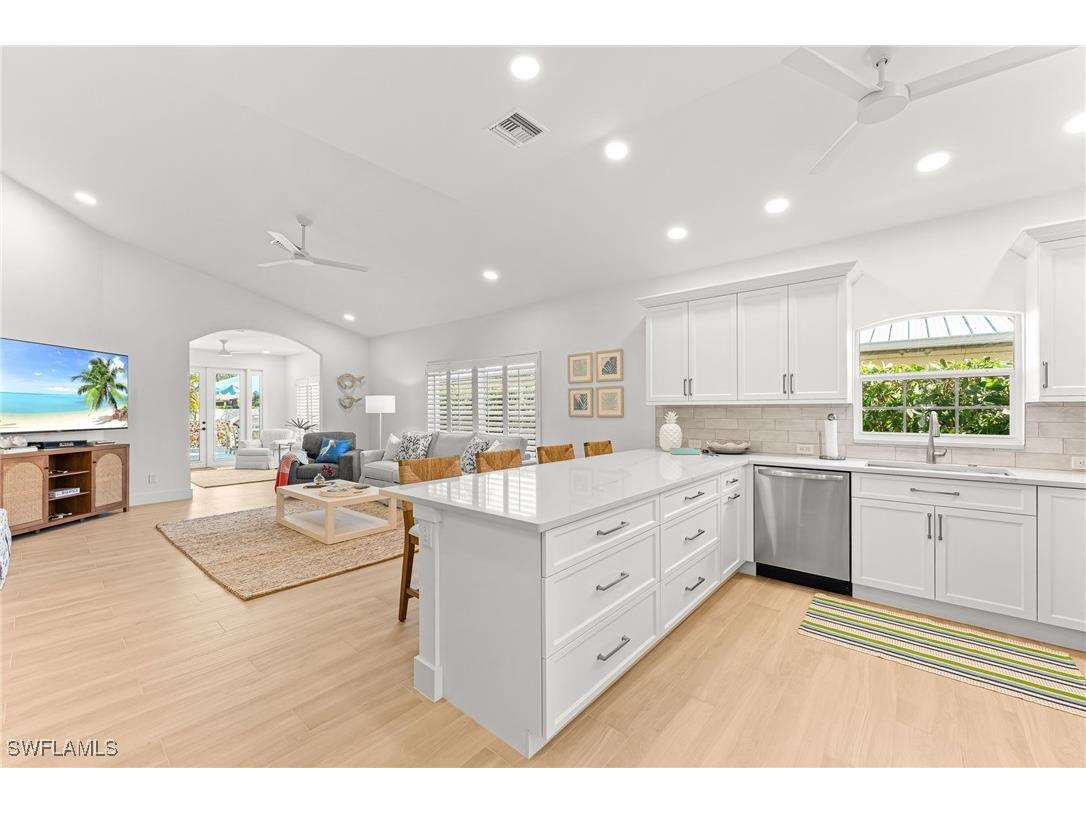 575 101st Avenue N Naples FL 34108 225063691 image4