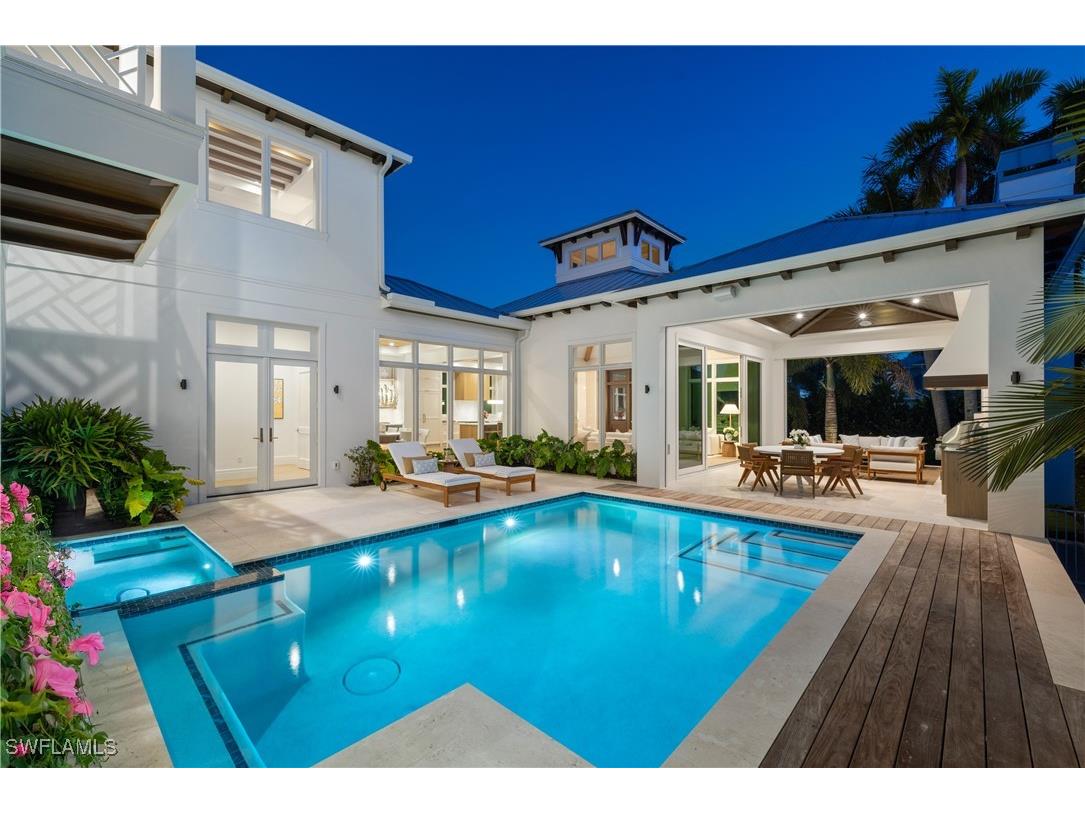 575 13th Avenue S Naples FL 34102 225079204 image1