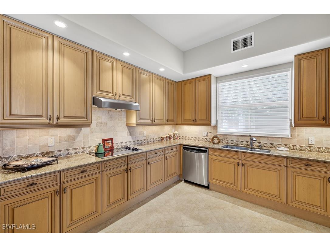 575 Avellino Isles Circle #201 Naples FL 34119 225070790 image12