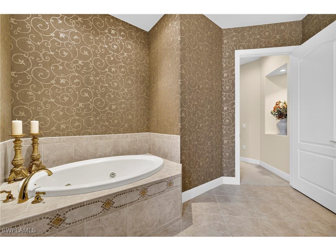 575 Avellino Isles Circle #201 Naples FL 34119 225070790 image22