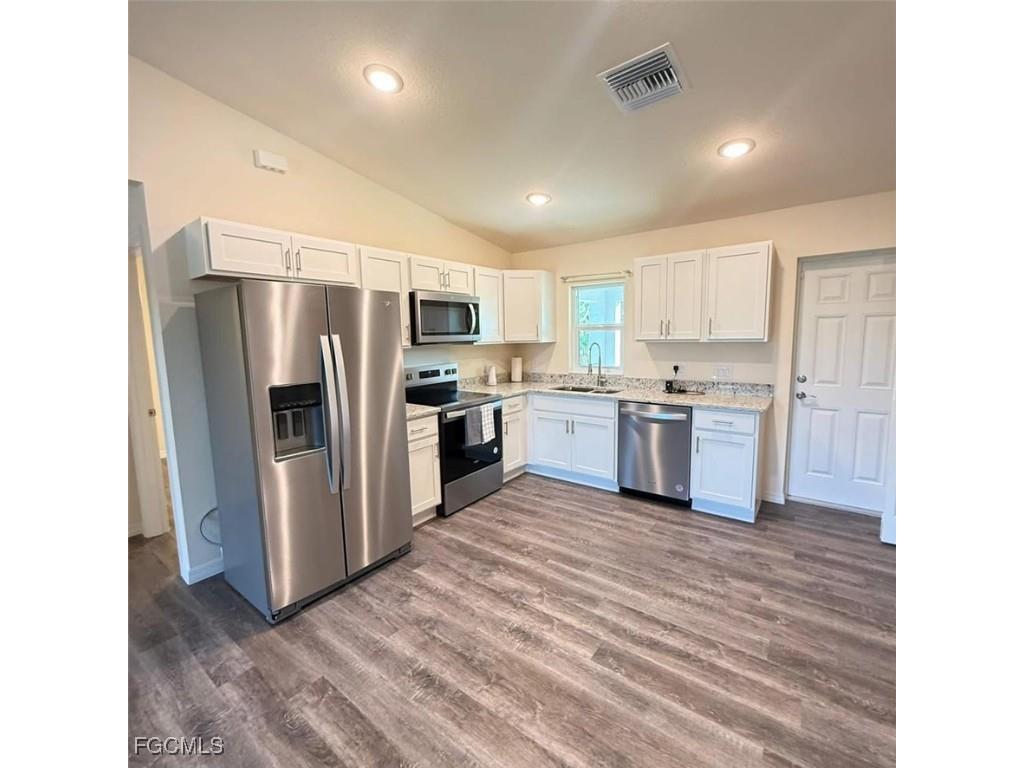 575 Oakshire Lane Lehigh Acres FL 33972 2025024782 image10