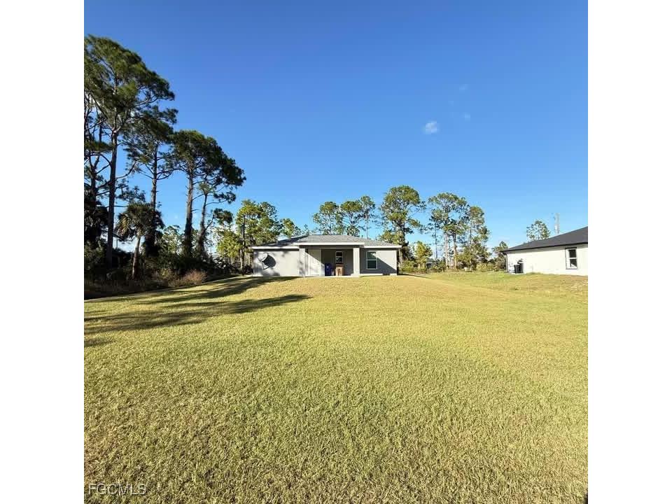 575 Oakshire Lane Lehigh Acres FL 33972 2025024782 image3