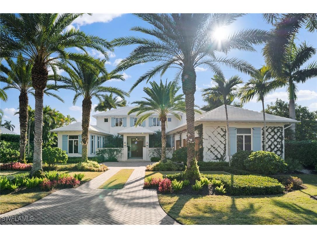 575 Palm Circle E Naples FL 34102 225076754 image1