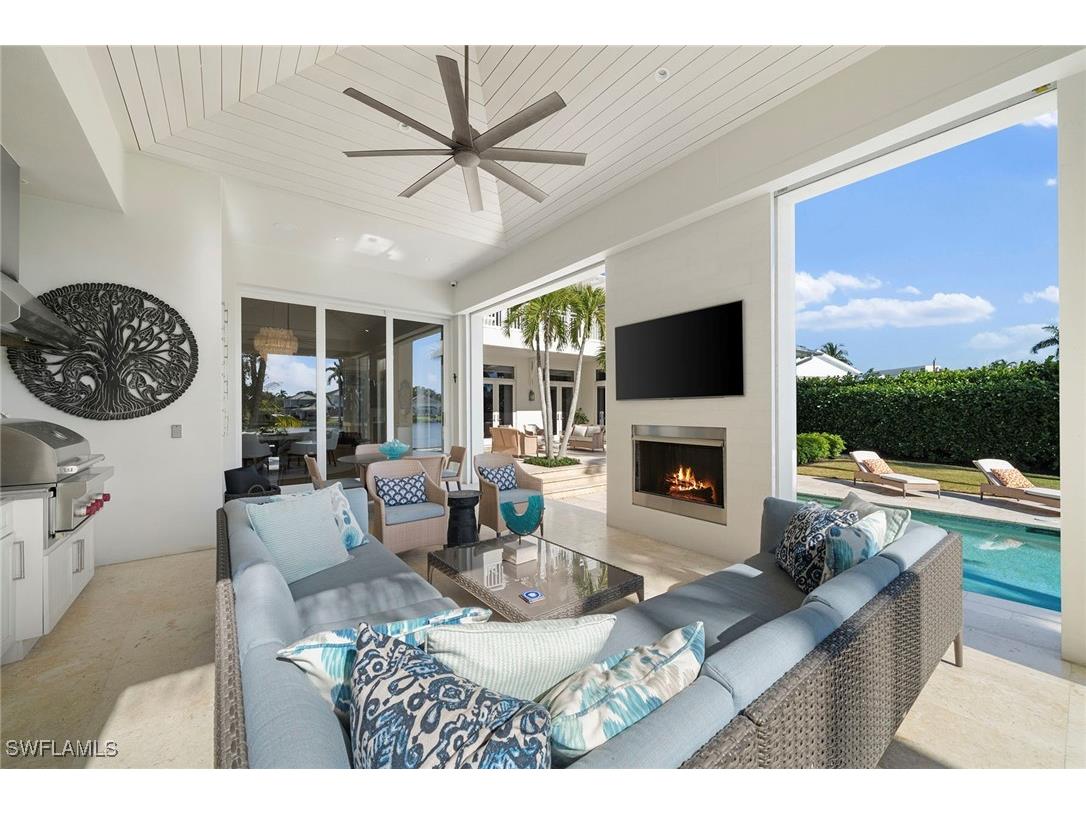 575 Palm Circle E Naples FL 34102 225076754 image15