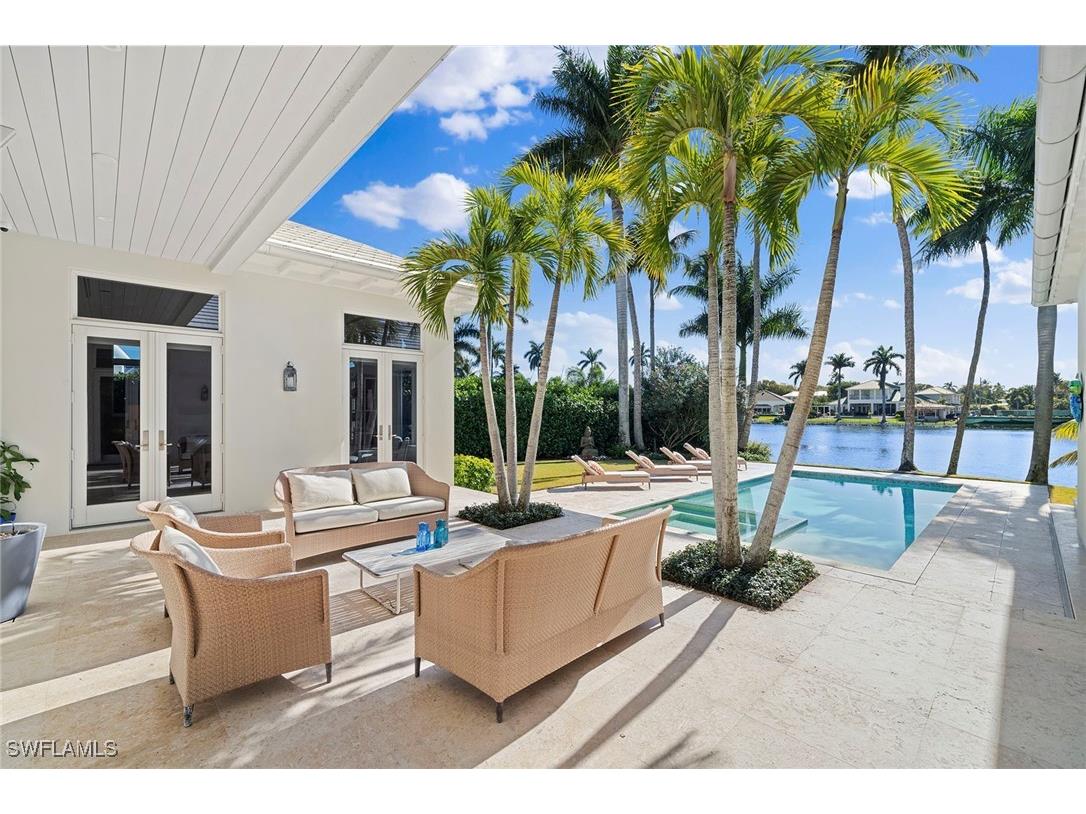 575 Palm Circle E Naples FL 34102 225076754 image17