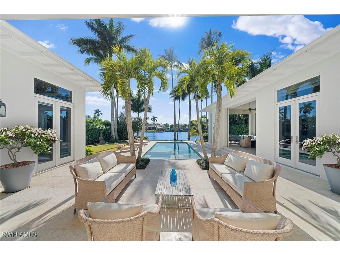 575 Palm Circle E Naples FL 34102 225076754 image18