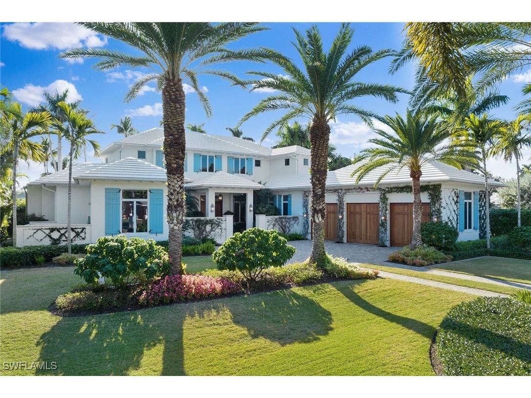 575 Palm Circle E Naples FL 34102 225076754 image2