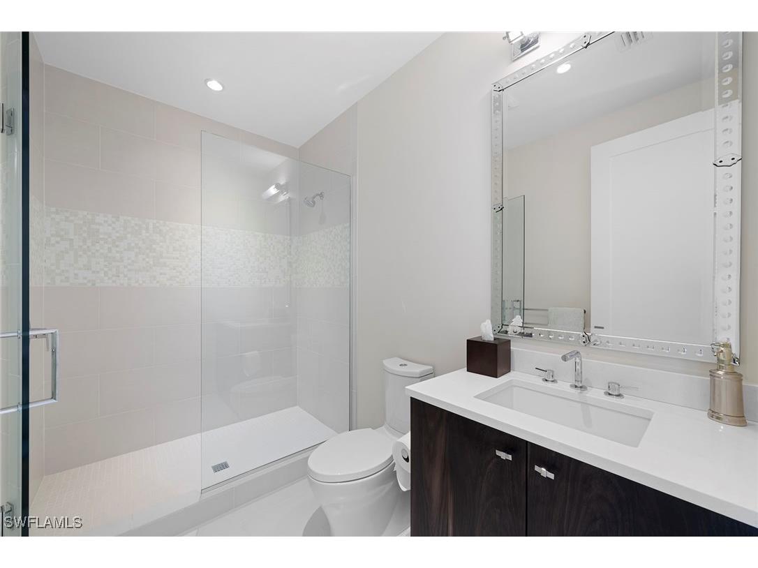 575 Palm Circle E Naples FL 34102 225076754 image37