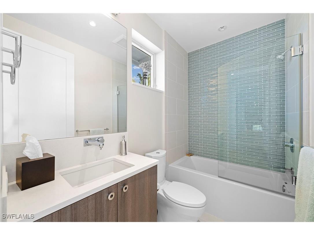 575 Palm Circle E Naples FL 34102 225076754 image40