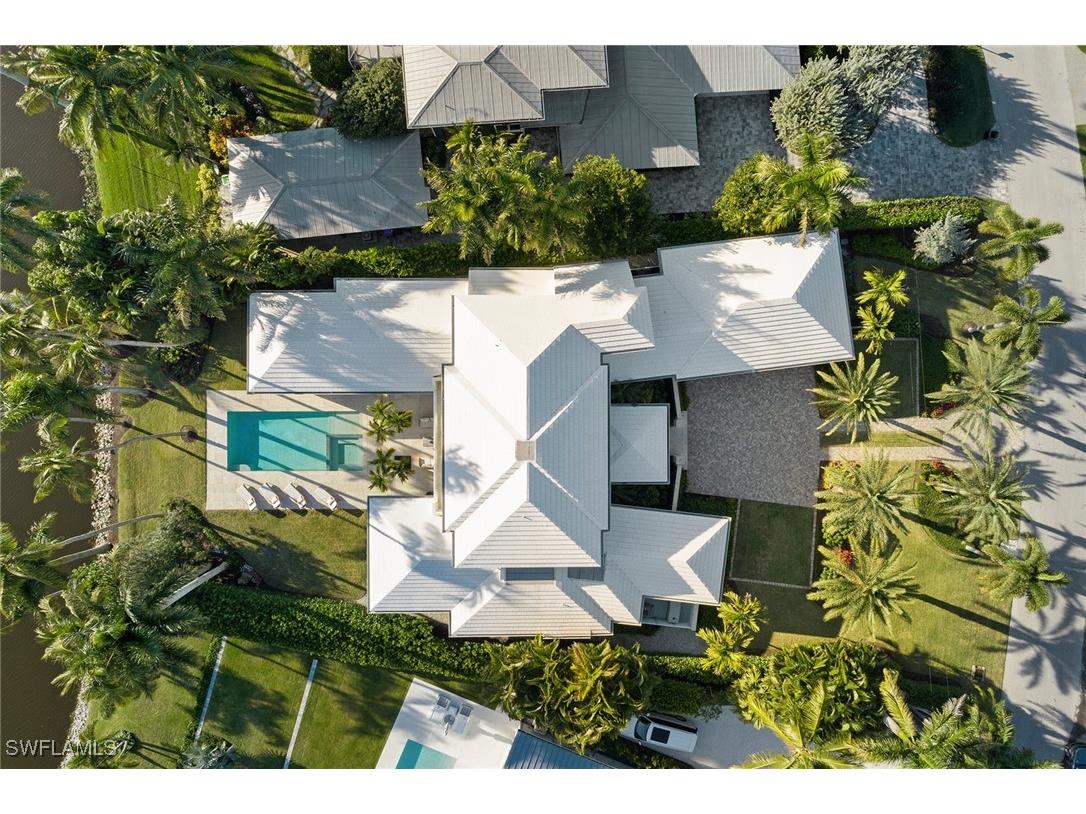 575 Palm Circle E Naples FL 34102 225076754 image46