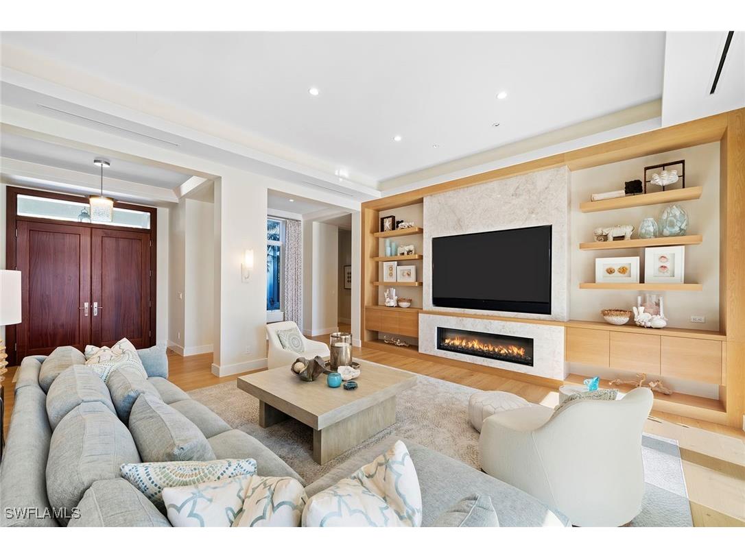 575 Palm Circle E Naples FL 34102 225076754 image6