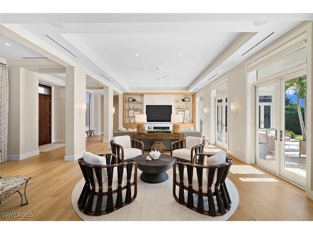 575 Palm Circle E Naples FL 34102 225076754 image7