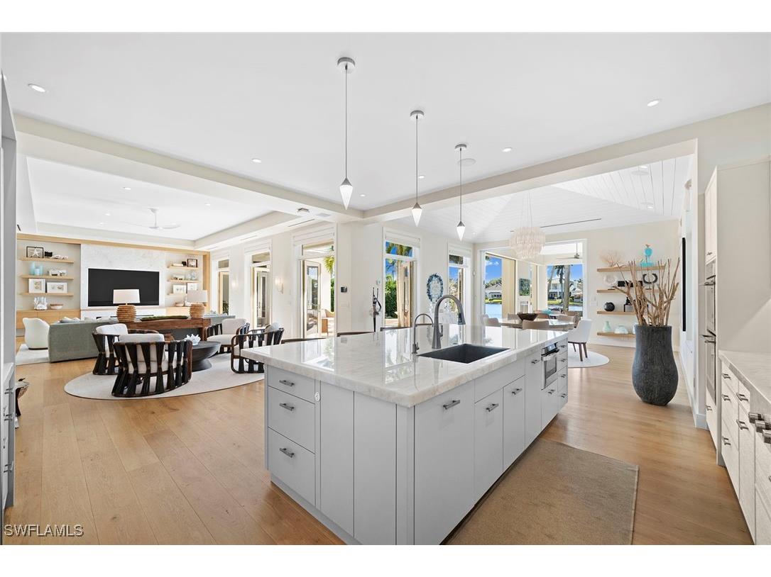 575 Palm Circle E Naples FL 34102 225076754 image8