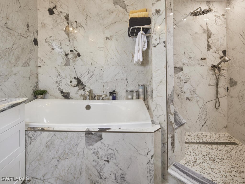 575 Park Shore Drive #H2 Naples FL 34103 225072466 image12