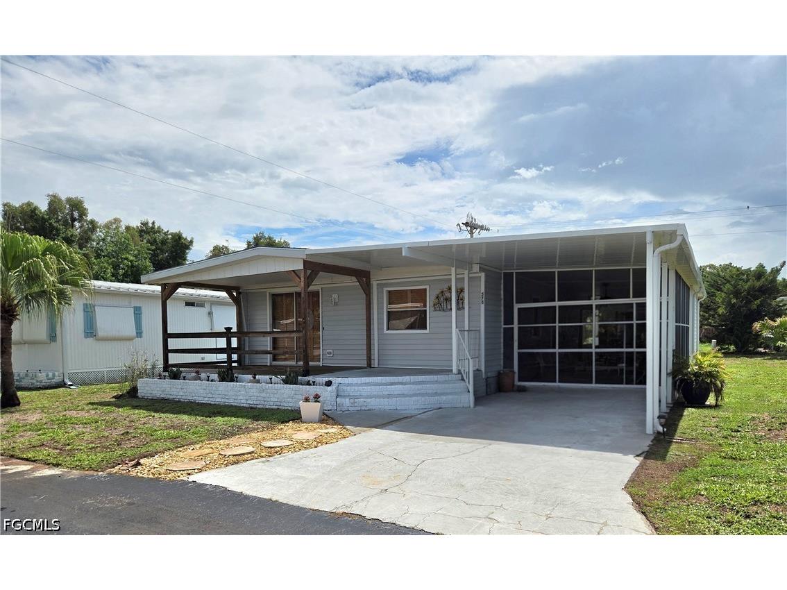 575 Winning Way North Fort Myers FL 33917 2026023494 image3
