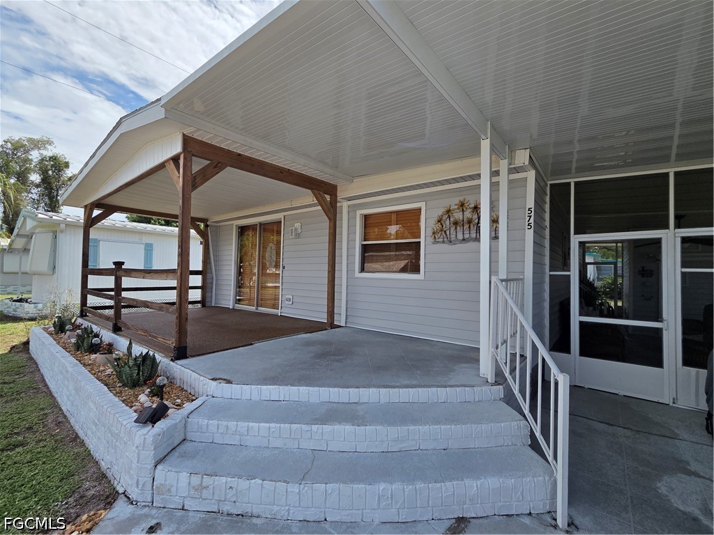 575 Winning Way North Fort Myers FL 33917 2026023494 image4