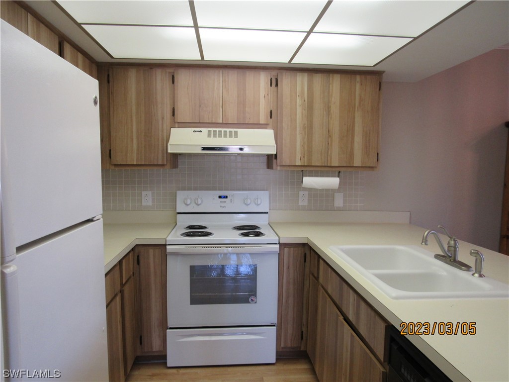 5751 Foxlake Drive #F North Fort Myers FL 33917 223002732 image1