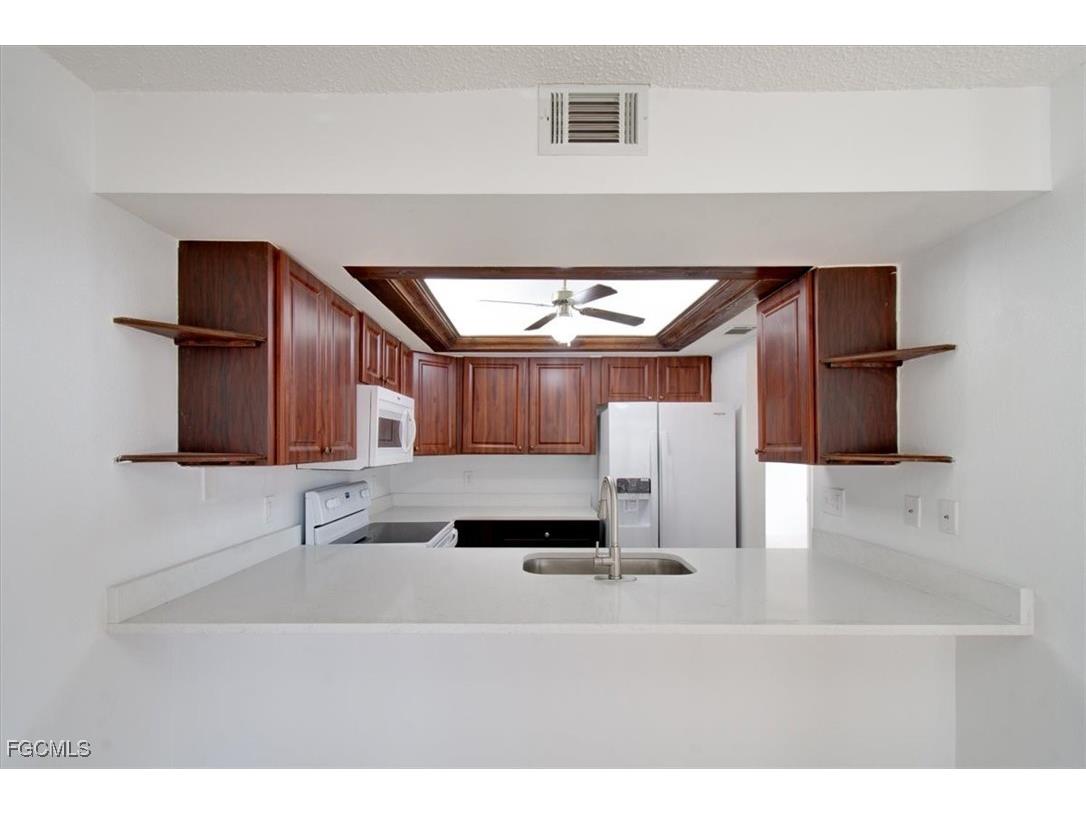 5755 Foxlake Drive #A North Fort Myers FL 33917 2025010665 image1