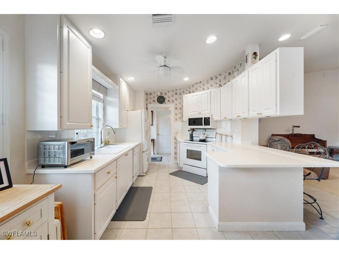 5756 Drummond Way Naples FL 34119 225071343 image10