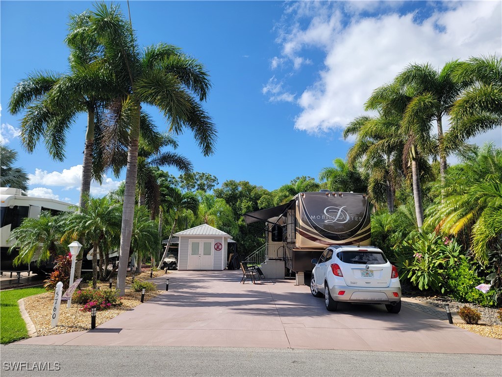 5760 Cypresswoods Resort Drive Fort Myers FL 33905 224092066 image1