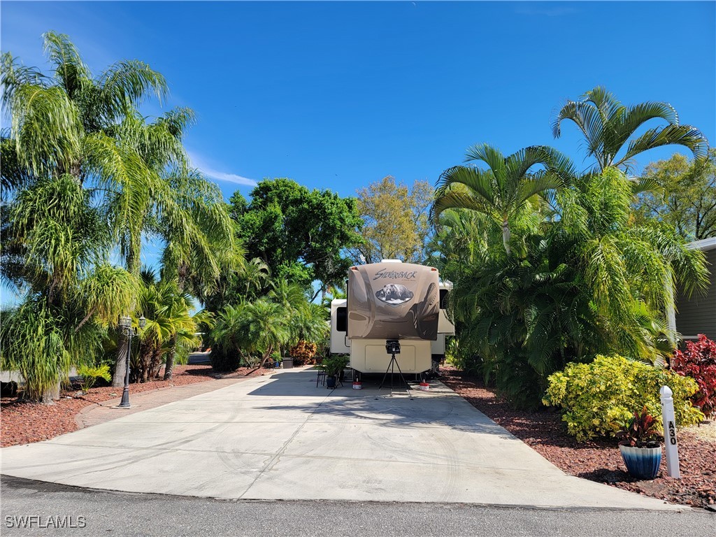 5761 Brightwood Drive Fort Myers FL 33905 225022360 image1