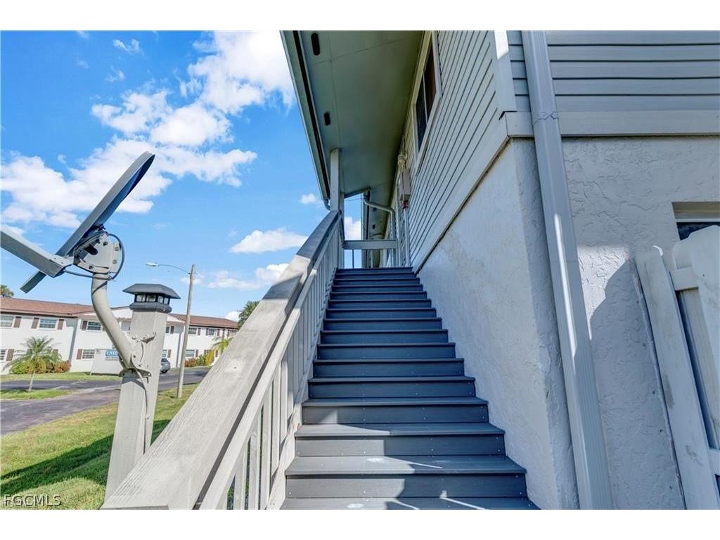 5761 Foxlake Drive #F North Fort Myers FL 33917 2026013396 image8