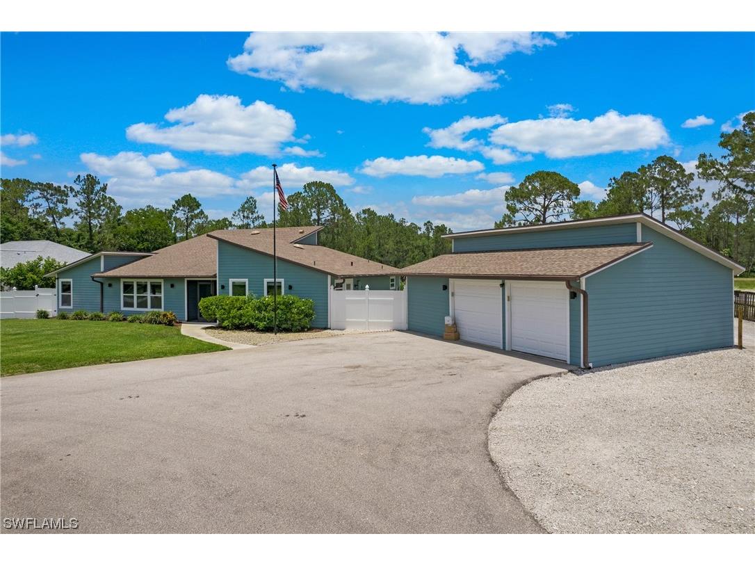 5761 Standing Oaks Lane Naples FL 34119 223043813 image1