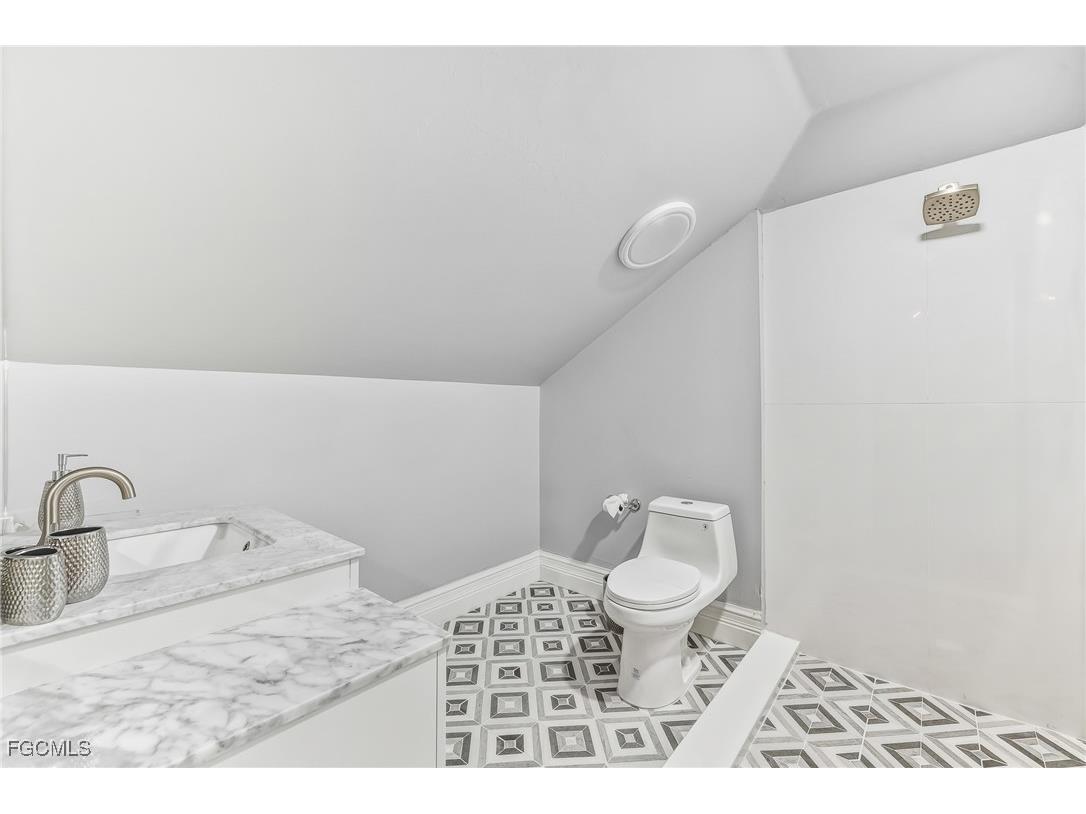 5764 Staysail Court Cape Coral FL 33914 2025023169 image27