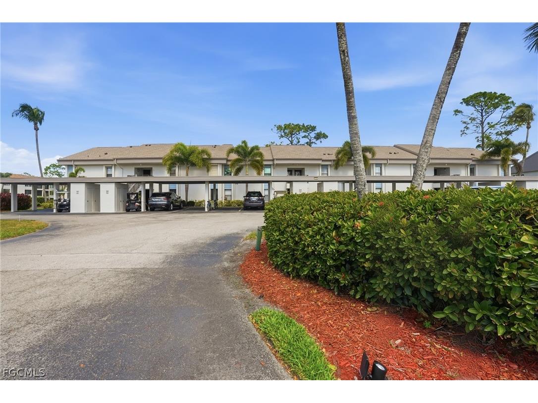 5765 Trailwinds Drive #111 Fort Myers FL 33907 2026011487 image1
