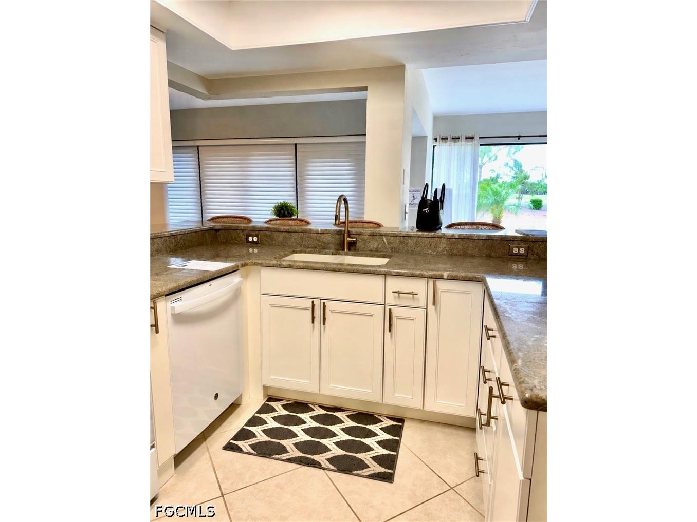 5765 Trailwinds Drive #111 Fort Myers FL 33907 2026031460 image8