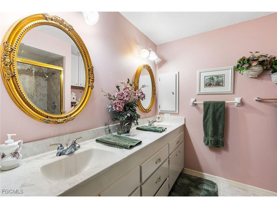 5767 Arvine Circle Fort Myers FL 33919 2025005575 image10