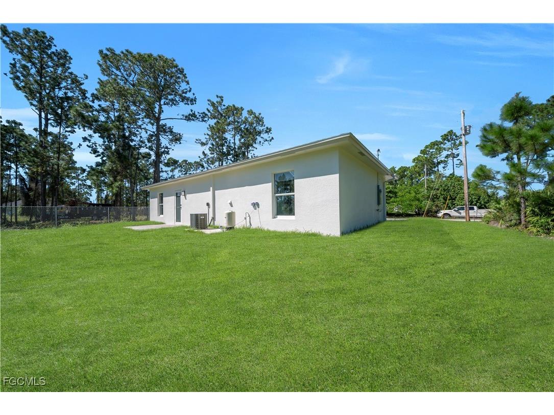 577 Aspen Avenue S Lehigh Acres FL 33974 2025015088 image14